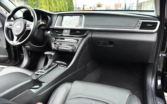 Kia Optima cena 64900 przebieg: 179054, rok produkcji 2017 z Kutno małe 781